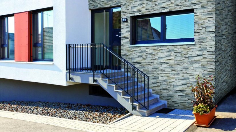 Betonový obklad, ROH, Z BETONU, GRENADA 2 - frost, světlá, 325 x 150 mm, tloušťka 22-38 mm, 0.28 m2