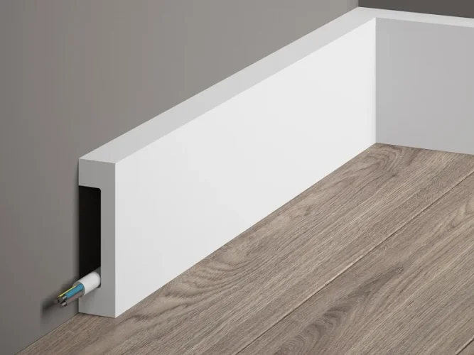 Podlahová lišta – HLADKÁ, tvrdý plast PolyForce (HD Polymer), základní bílý nátěr (přetíratelný), 80 x 17 x 2000 mm