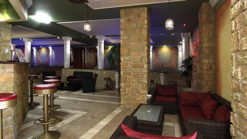 Betonový obklad, Z BETONU, CALABRIA 1 - mocca, hnědá, 110 - 360 x 70 -  270 mm, tloušťka 10-28 mm, 0.7 m2