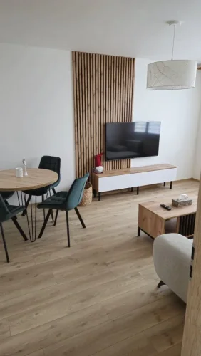 ATYPICKÝ PRODUKT - Akustický panel - DUB WOTAN, MDF + FÓLIA FINISH 3D, ČIERNY akustický podklad FILC, 300 x 825 mm