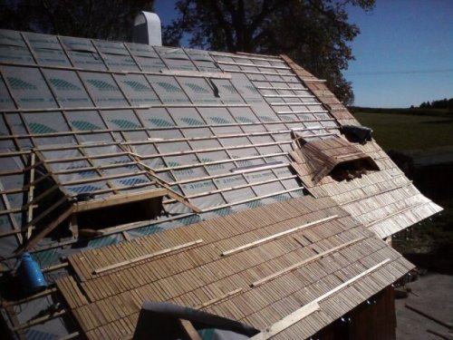 Oprava střešní krytiny – Plastový a dřevěný šindel