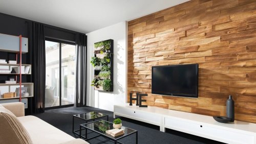 Realizace betonového obkladu TIMBER 1 – Přírodní dřevo v obývacím pokoji
