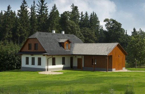 Realizace plastového šindele DDS II na krásná chalupě