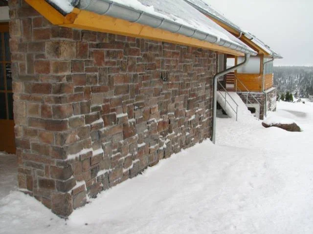 Kamenný obklad, Z BETONU, MIX Colorado, hnědo-černá, 150 – 500 x 100 – 300 mm, tloušťka 20 - 60 mm, 0,5 m2