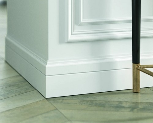 Mohu nějak opravit poškozený povrch soklové lišty?