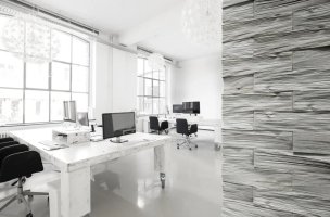 Realizace betonového obkladu TIMBER 2 v moderně zařízené kanceláři