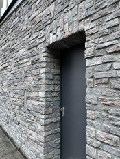 Kamenný obklad,  ROH, Z BETONU, Mix Tirol, šedá, 150 – 550 x 80 – 250 mm, tloušťka 20 - 50 mm, 1 bm