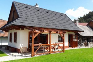 Realizace nové střechy – Plastový šindel DDS II v akci