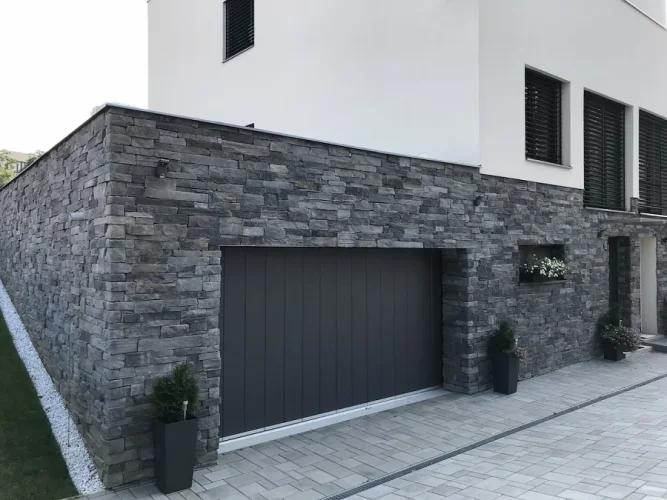 Kamenný obklad, Z BETÓNU, Lámaná skala Ventura, sivá, 17 - 60 x 4 - 18 mm, hrúbka 20 - 50 mm, 0.5 m2