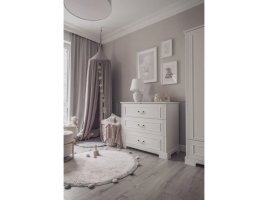 Realizace stropní lišty v malebném dětském pokoji