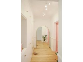 Realizace podlahové lišty jako vylepšení chodby