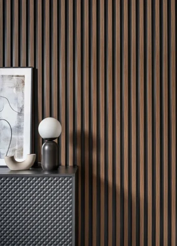 Obkladové panely za komodu - tmavý odstín