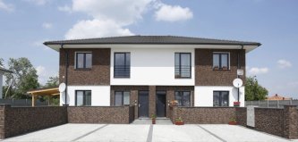 Realizace betonového obkladu RUSTIC 568 na řadovém domě