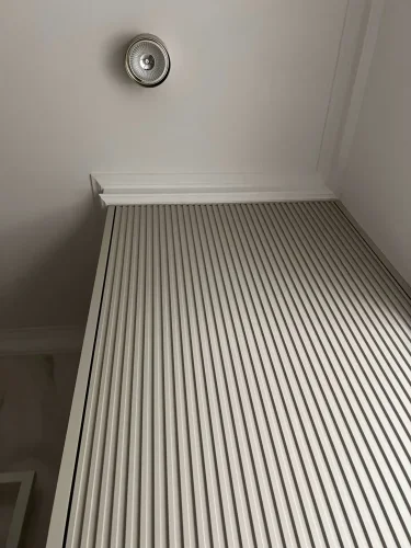 Bílé voděodolné panely – Připravte na přebarvení a snadnou instalaci