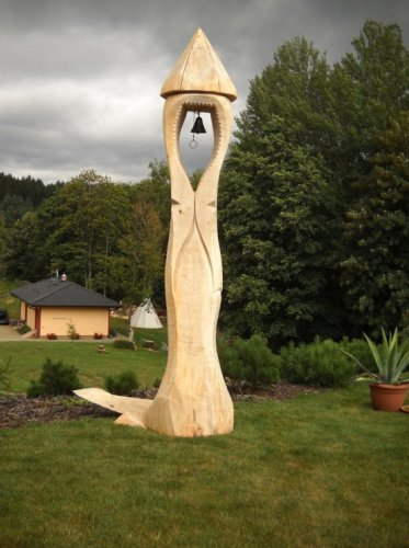 Zvonička 44 dřevořezba 240 cm