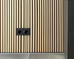 Jak zainstalovat elektrickou zásuvku do lamel?