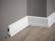 Podlahová lišta – HLADKÁ, tvrdý plast PolyForce (HD Polymer), základní bílý nátěr (přetíratelný), 80 x 27 x 2000 mm