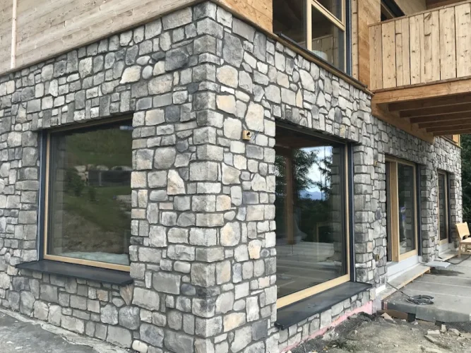 Kamenný obklad, Z BETONU, MIX Davos, různé odstíny šedé a hnědé, 150 – 500 x 100 – 300 mm, tloušťka 20 - 60 mm, 1 m2