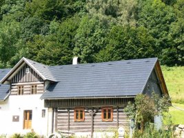 Realizace plastové krytiny DDS II na tradiční chalupě