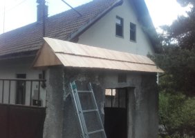 Šindelová stříšká nad vstup, obdelníková