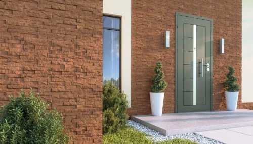 Realizace betonového obkladu UMBRIA 2 – Červená břidlice na domě