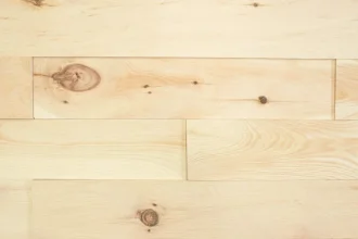Veľkoformátové obloženie z borovicového dreva