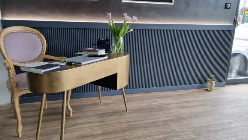 Designové bílé obkladové panely přebarvené – Voděodolné, odolné proti poškrábání a otěru