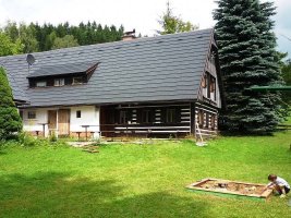 Plastový šindel DDS II na chalupě v Krkonoších