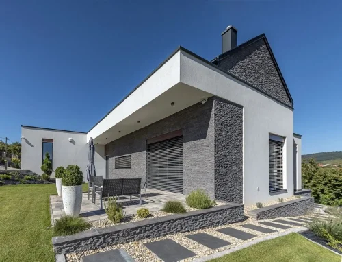 Realizace betonového obkladu UMBRIA 1 v roli elegantní fasády domu