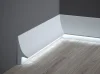 Podlahová LED osvětlovací lišta – PREMIUM, NEPŘÍMÉ OSVĚTLENÍ, tvrdý plast PolyForce (HD Polymer), kvalitní bílý lak (finální povrch), 93 x 40 x 2000 mm
