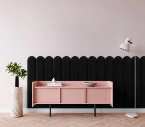 Realizace čalouněných panelů DECO – Elegantní černá za růžovou