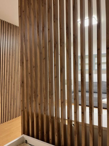 Dělící lamelová stěna - DUB WOTAN, (kompletní sada), MDF + FINISH FOLIE, 29 předpřipravených šířek od 510 do 2750 mm, libovolná výška (maximálně 2750 mm), 70 mm tloušťka příčky