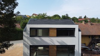 Realizace lehké designové střechy na moderním objektu