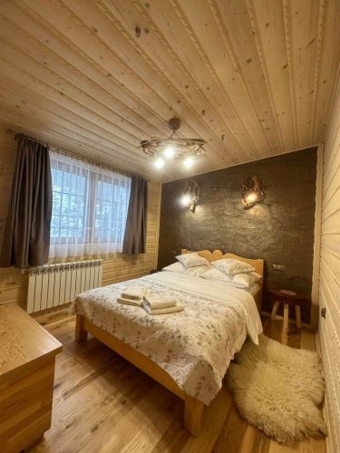 Kamenná dýha - Golden, 1220 x 2440 x 3 mm