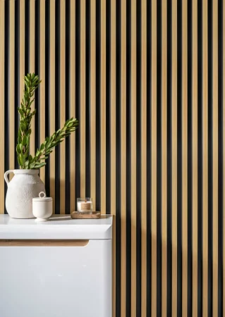 Realizace lamel z extrudovaného polymeru za komodou