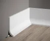 Podlahová lišta – PREMIUM, tvrdý plast PolyForce (HD Polymer), kvalitní bílý lak (finální povrch), 135 x 40 x 2000 mm