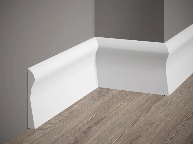 VZOREK - Podlahová lišta – HLADKÁ, tvrdý plast PolyForce (HD Polymer), základní bílý nátěr (přetíratelný), 128 x 18 x 100 mm