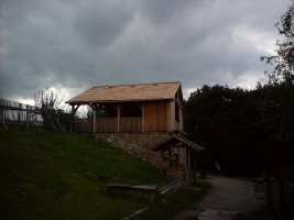 Přístřešek Praha, dřevěný šindel, 2010