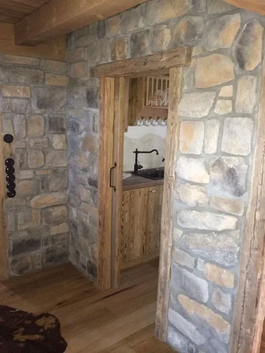 Kamenný obklad, Z BETONU, MIX Country, různé odstíny hnědé, 70 – 600 x 20 – 300 mm, tloušťka 10 - 60 mm, 1 m2