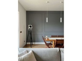 Realizace nástěnné lišty – Šedé rámy na stěnách