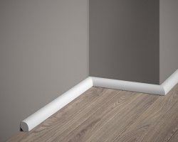 Je třeba připravovat povrch před instalací soklových lišt?