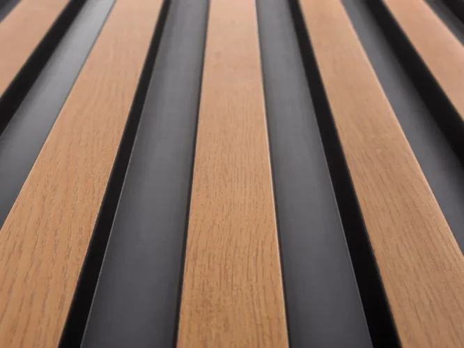 Detail voděodolného obkladového panelu do vlhkých prostor