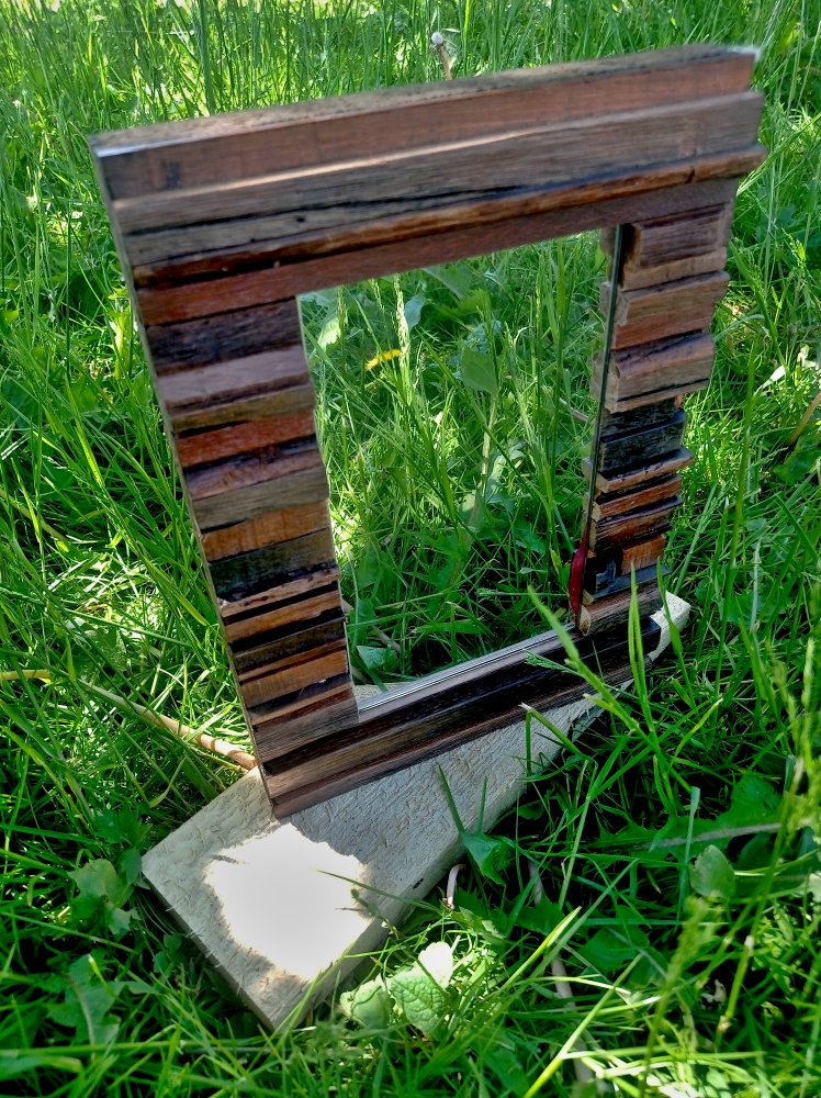 SULAWESI D - Zrcadlo obložené dřevem, 290 x 210 mm