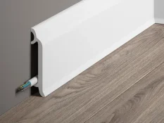 Podlahová lišta – HLADKÁ, tvrdý plast PolyForce (HD Polymer), základní bílý nátěr (přetíratelný), 82 x 26 x 2000 mm Podlahová lišta – HLADKÁ, tvrdý plast PolyForce (HD Polymer), základní bílý nátěr (přetíratelný), 82 x 26 x 2000 mm