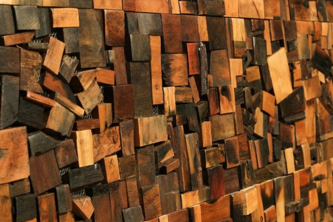 Dřevěný obklad s patinou