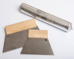 Potřebuji na akustické panely a lamely speciální lepidlo?