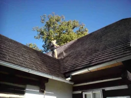 Stříkání a údržba dřevěného šindele