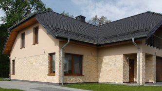 Realizace betonového obkladu NEPAL 2 – Pískovcová na rodinném domě