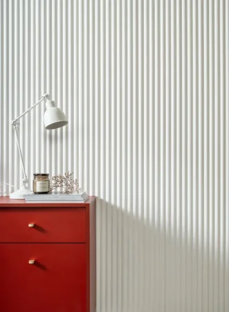 Polymerové obkladové panely, které jsou odolné proti poškrábání a vlhkosti- realizace za komodou