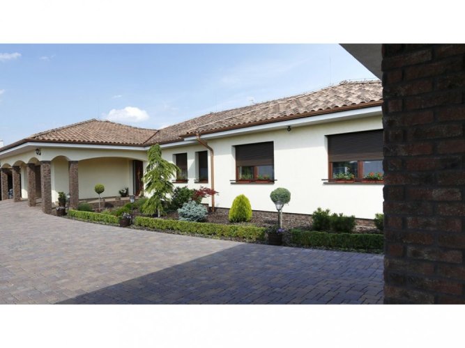 Cihlový obklad, Z BETONU, RUSTIK 540, červená, 210 x 60 mm, tloušťka 10-18 mm, 1 m2